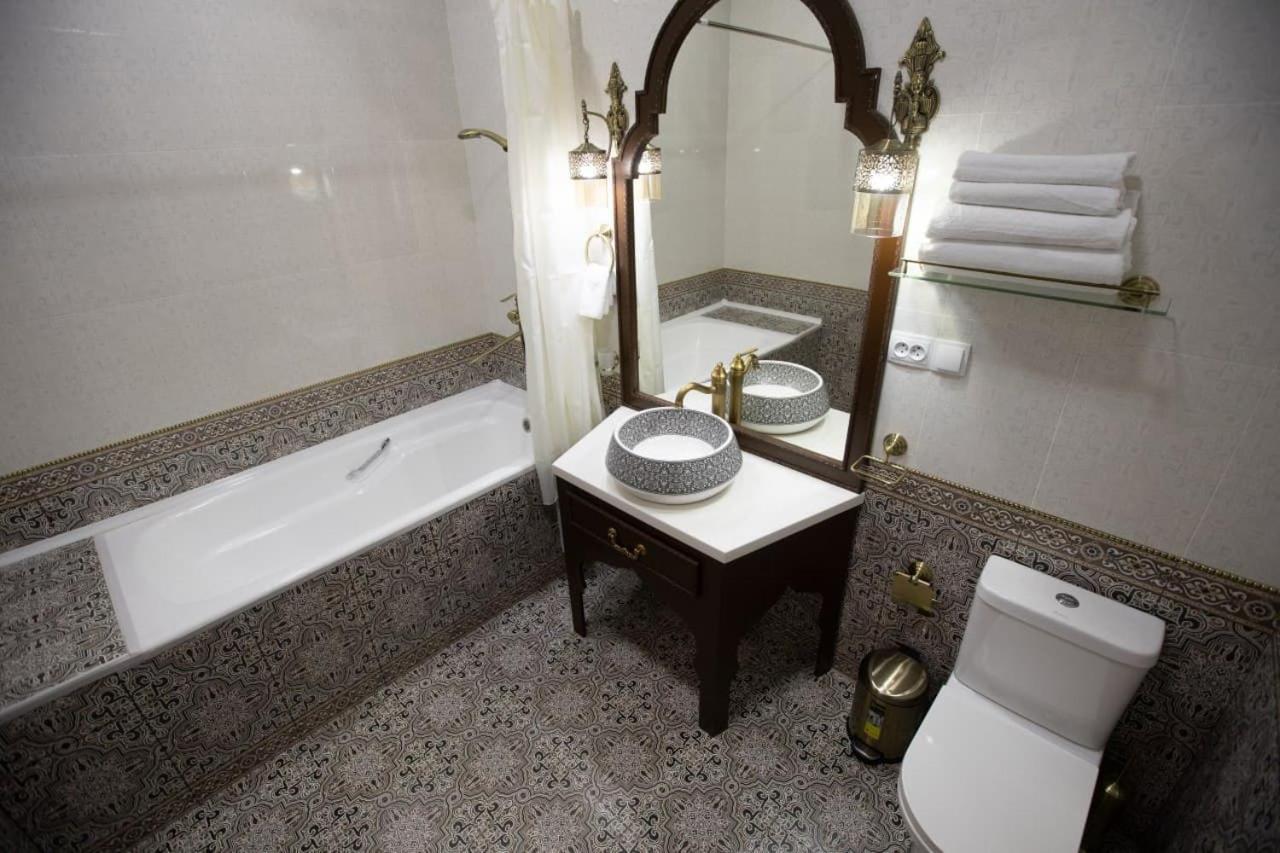 The Shahar Hotel Tasken Kültér fotó